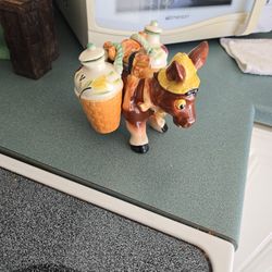 Vintage Donkey Kiten Oil Holder