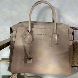 Grey Michael Kors Purse Never Used 100$