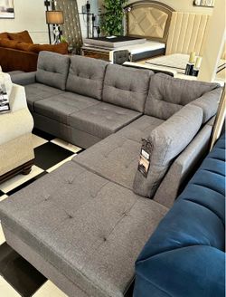 Grey linen Sectional & Ottoman