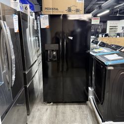 Frigidaire - 25.6 Cu. Ft. Side-by-Side Refrigerator with EvenTemp Cooling System - Black