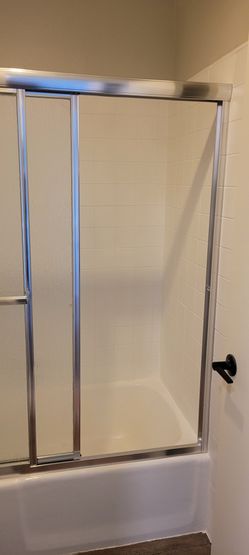 Sliding Showdoor