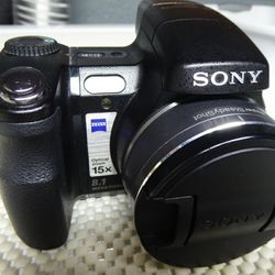 Sony DSC-H7 8MP Camera