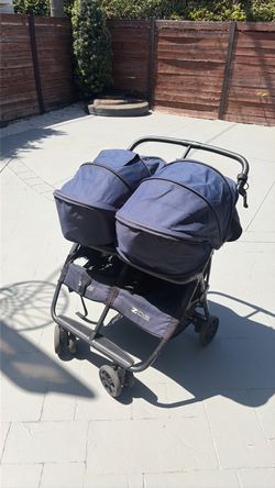 Twin stroller