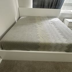 King Size Bed With Two Night Stand Tables