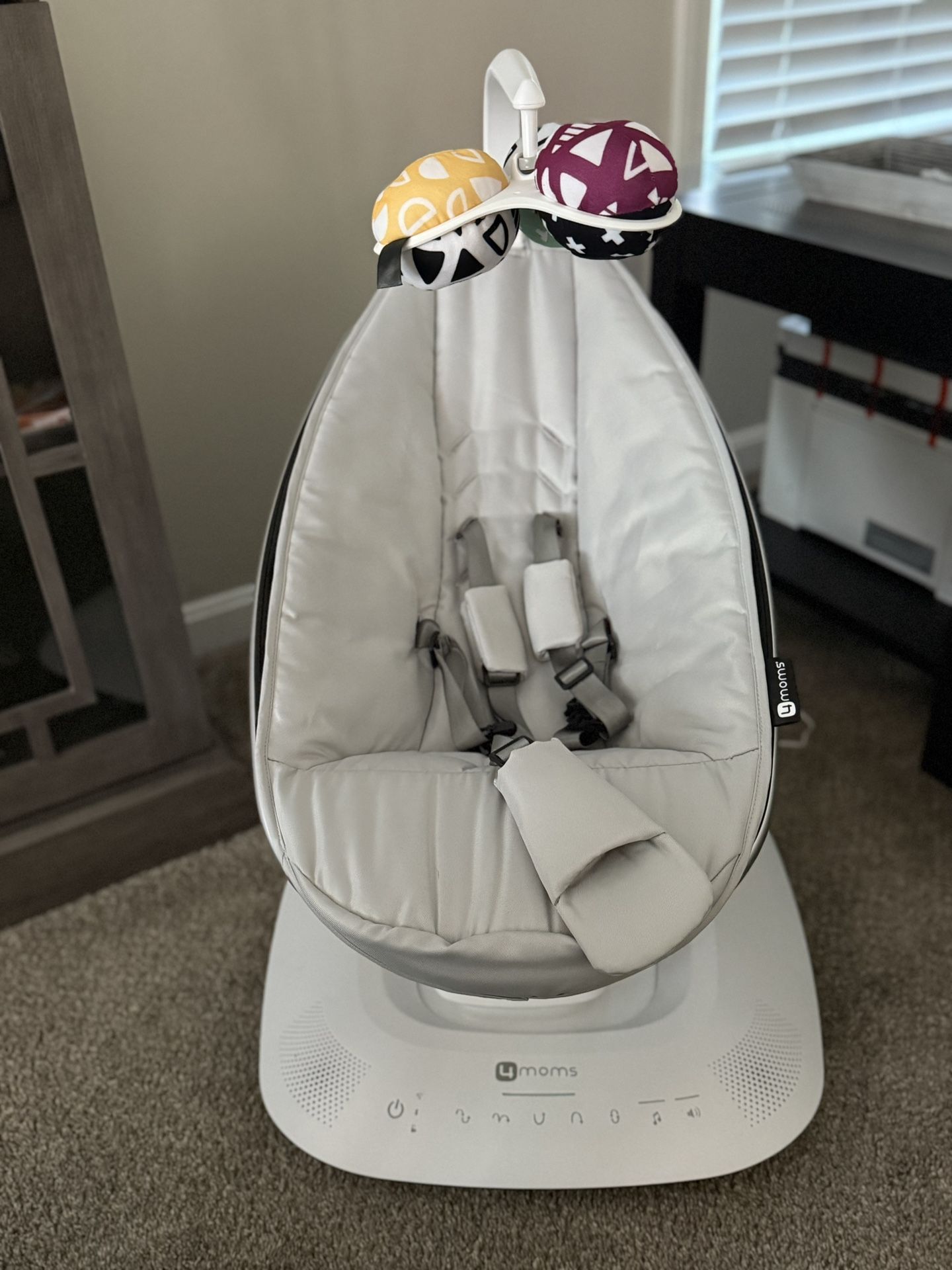 4moms MamaRoo Multi Motion Baby Swing