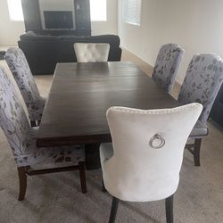 Convertable Dinning Table , 6 Chairs With 2 Sets Of Chair Covers