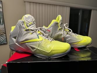 LEBRON XI SIZE 13