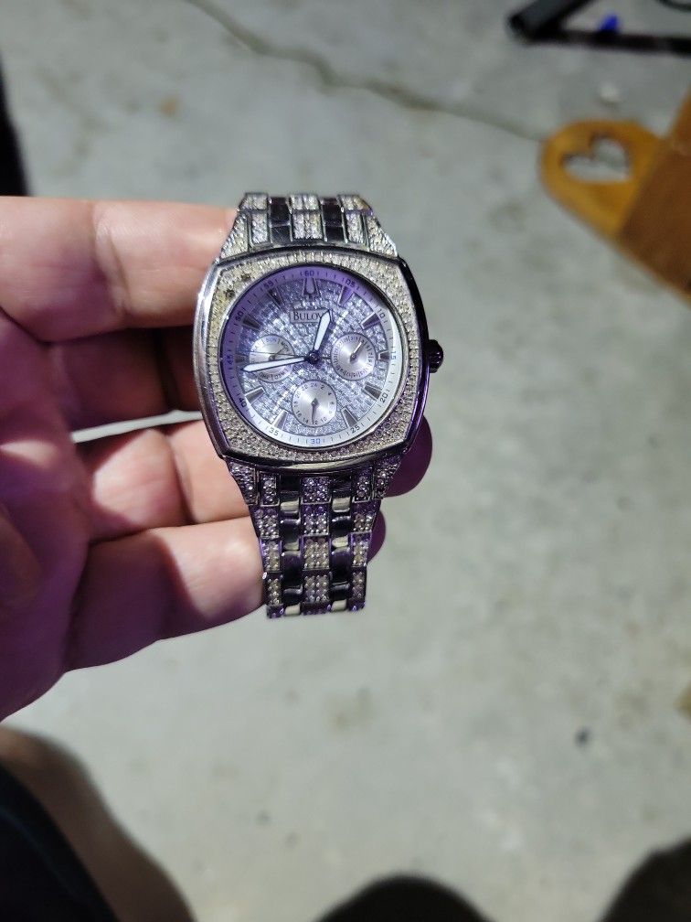 Bulova Phantom Crystal 