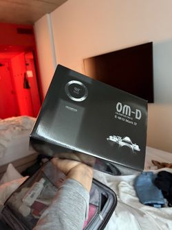 Olympus OMD EM10 IV + kit lens