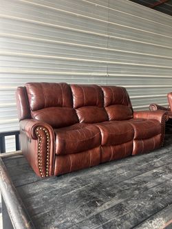 3-2-1 Leather Sofa, Loveseat and Recliner