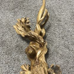 Beautiful Hand Carved Otter Swimming Through Underwater Vegetation 
