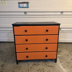 FOUR DRAWERS DRESSER