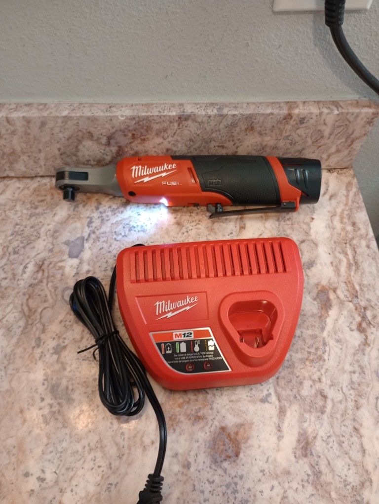 Milwaukee M12 3/8 With Battery And Charger