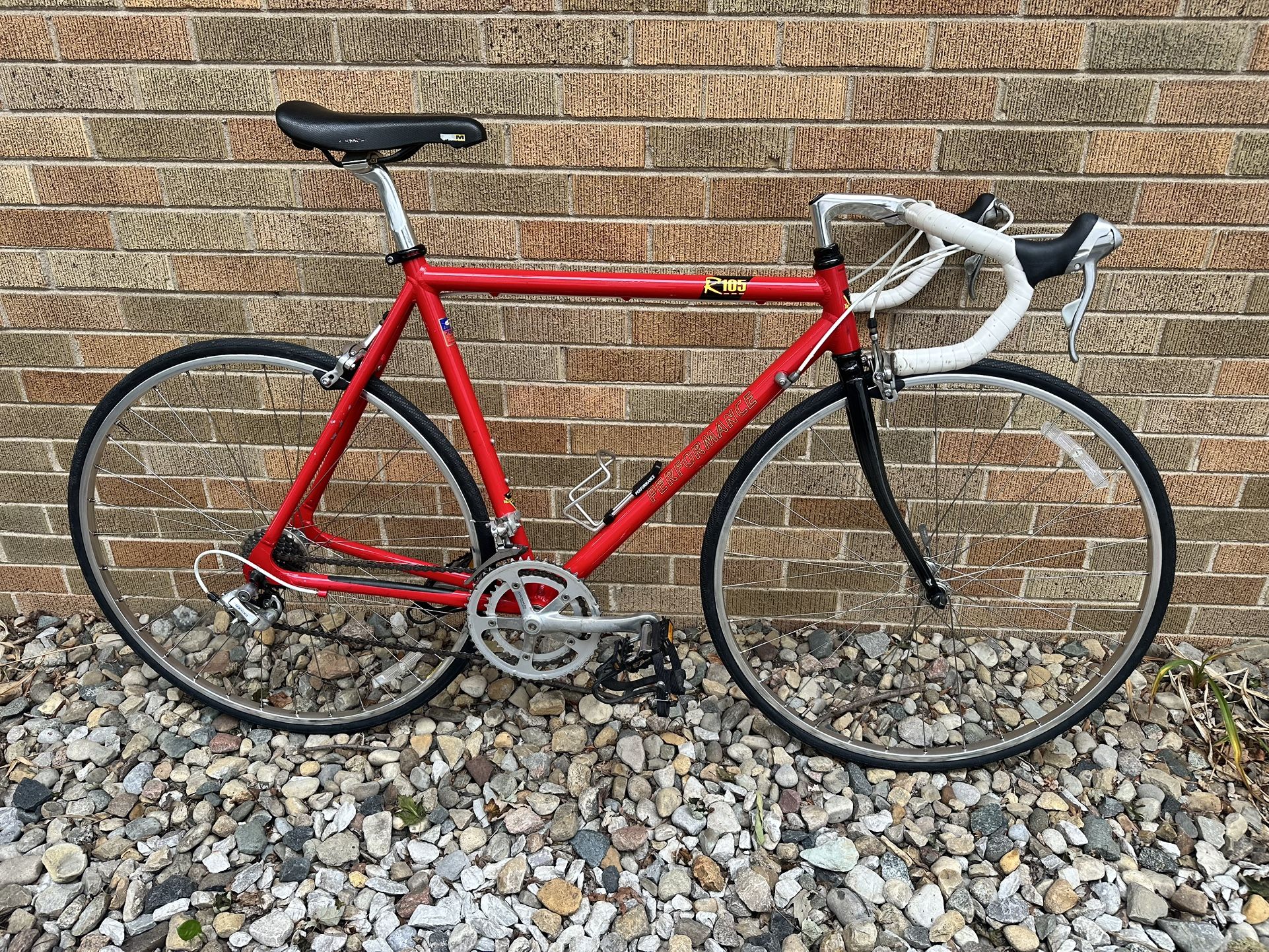 Performance R105 Road Bike 56cm (L)