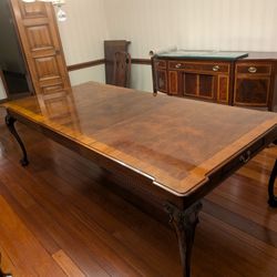 GORGEOUS HENREDON CLAW FOOT DINING SET