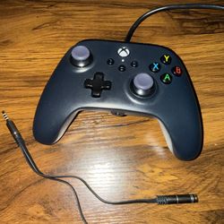 Wired Xbox One Controller With Headphone/microphone Adapter 