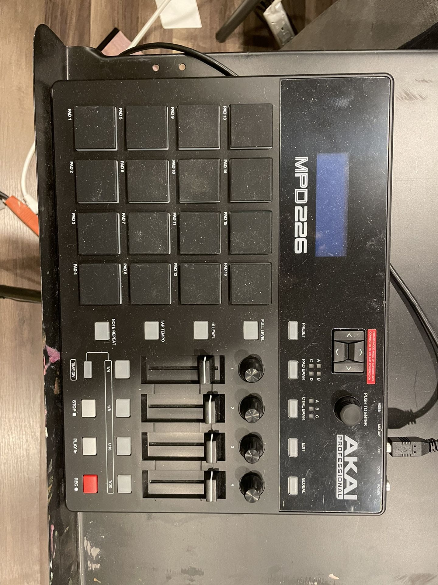 Akai Mpd226