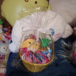 Handmade Easter Basket – Squishmallow, Candy, Slime & Gifts 🐰
Handmade Easter basket created by my daughter. She put these together herself and all