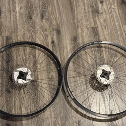 Bontrager Paradigm Bicycle Wheels Tubeless with Shimano Ultegra Rotors set