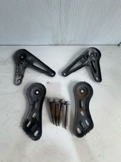 18-23 Chevy Chevrolet Traverse Buick Enclave Crossmember Braces Brackets 2018 2019 2020 2021 2022 2023