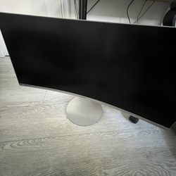 Samsung 34" Thunderbolt 3 Ultra Wide Curved Monitor