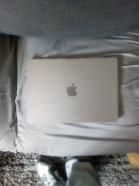 2022 Mac Book Air (M2 Chip)