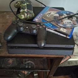 PS4, 4games, 2 Controllers, All Cords