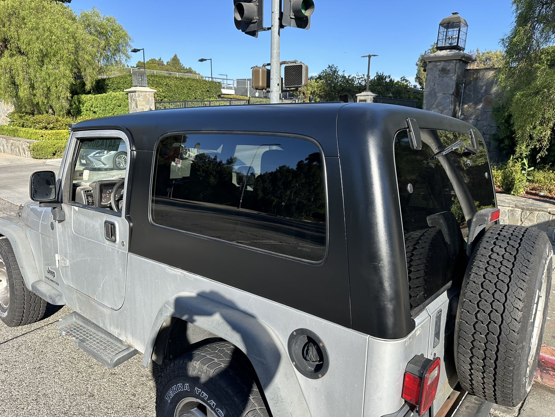 Factory OEM Original Removable Hard Top fits to 2004-2006 Jeep Wrangler Unlimited LJ TJ-U Excellent Condition We could ship