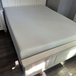 Queen Zinus 12in Memory Foam Mattress 