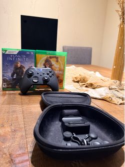 Xbox Series X Bundle Excellent Condition