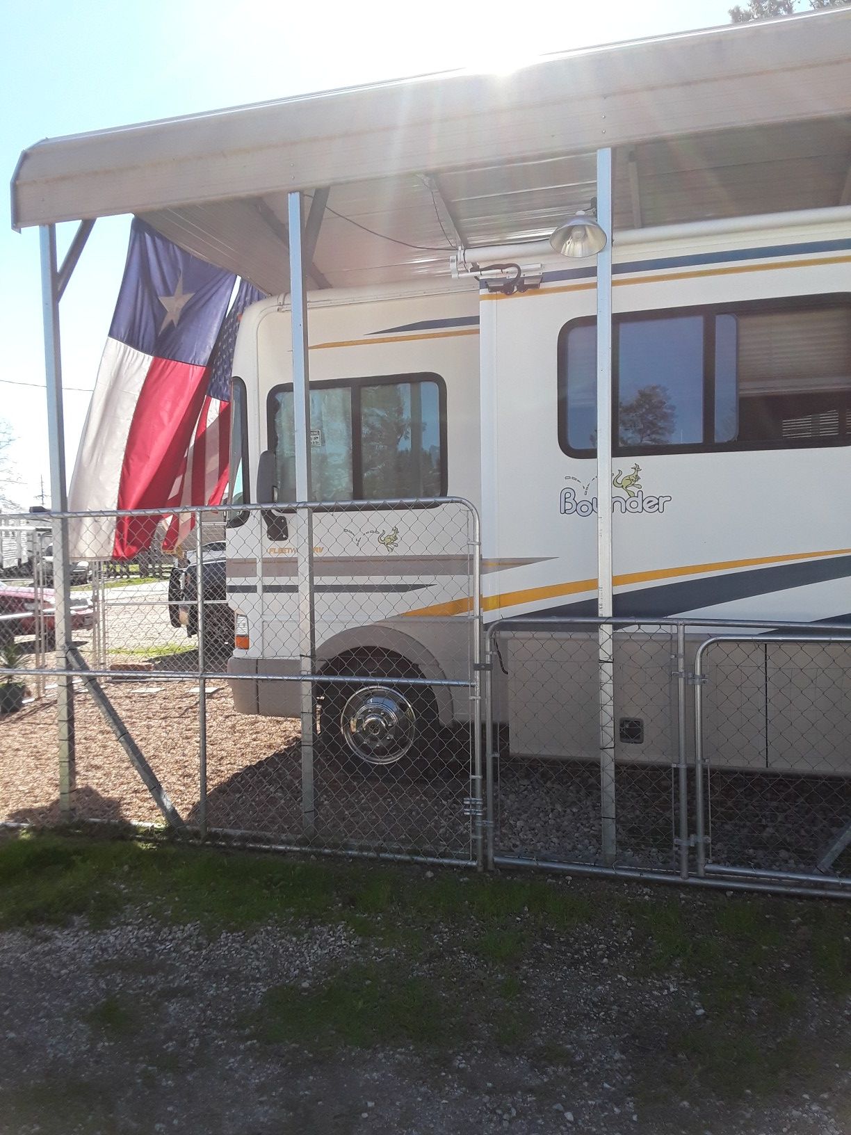 2003 Bounder Motorhome Fleetwood new a/c units new tires only 36'000 miles runs great for Sale