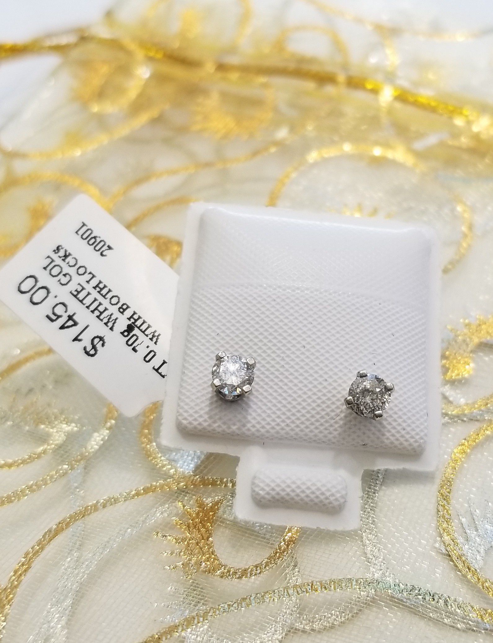 14K White Gold Stud Diamonds earrings 💎