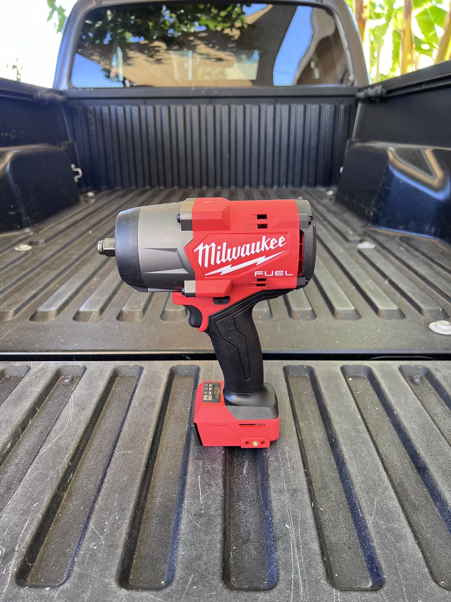 Milwaukee M18 FUEL 18V Lithium-Ion Brushless Cordless 1/2 in. Impact Wrench w/Friction Ring (Tool-Only) **FIRM PRICE**