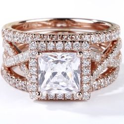 HALO PRINCESS CUT ROSE GOLD RING SET