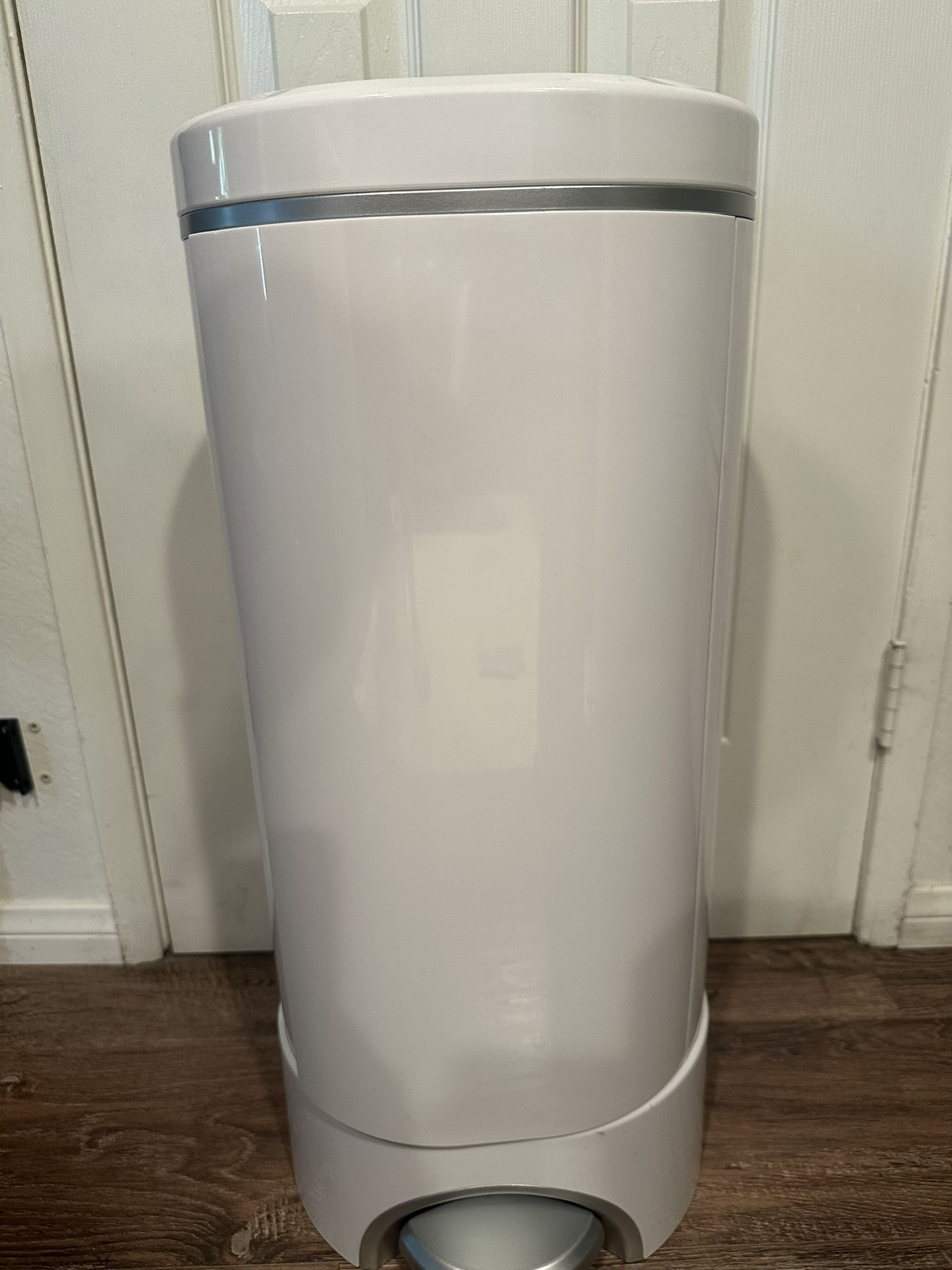 Munchkin Step Diaper Pail
