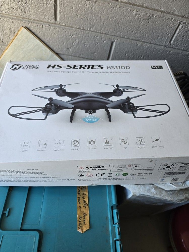 Holy Stone HS110D Drone