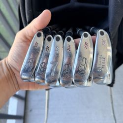 Wilson X31 Iron Set – 5–9 + Pitching Wedge (Great Condition)
