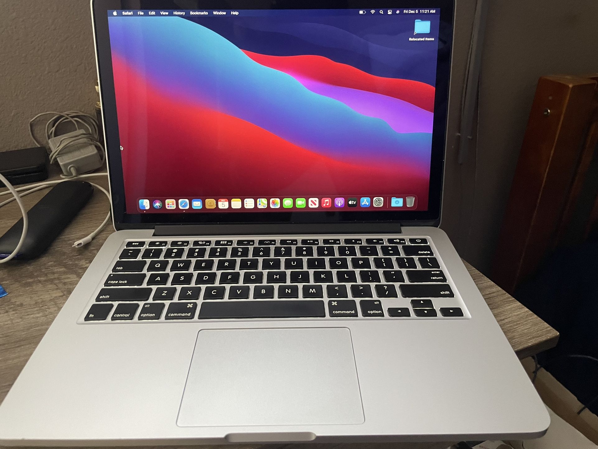 Macbook Pro 13 Retina(Slightly Used)