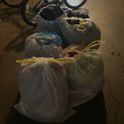 Estoy Regalando Esta 5 Bolsas De Ropa 