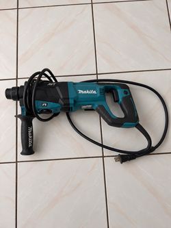 Makita AVT Corded Rotary Hammer Drill
