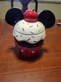 Mickey Mining Cupcake Cookie Holder