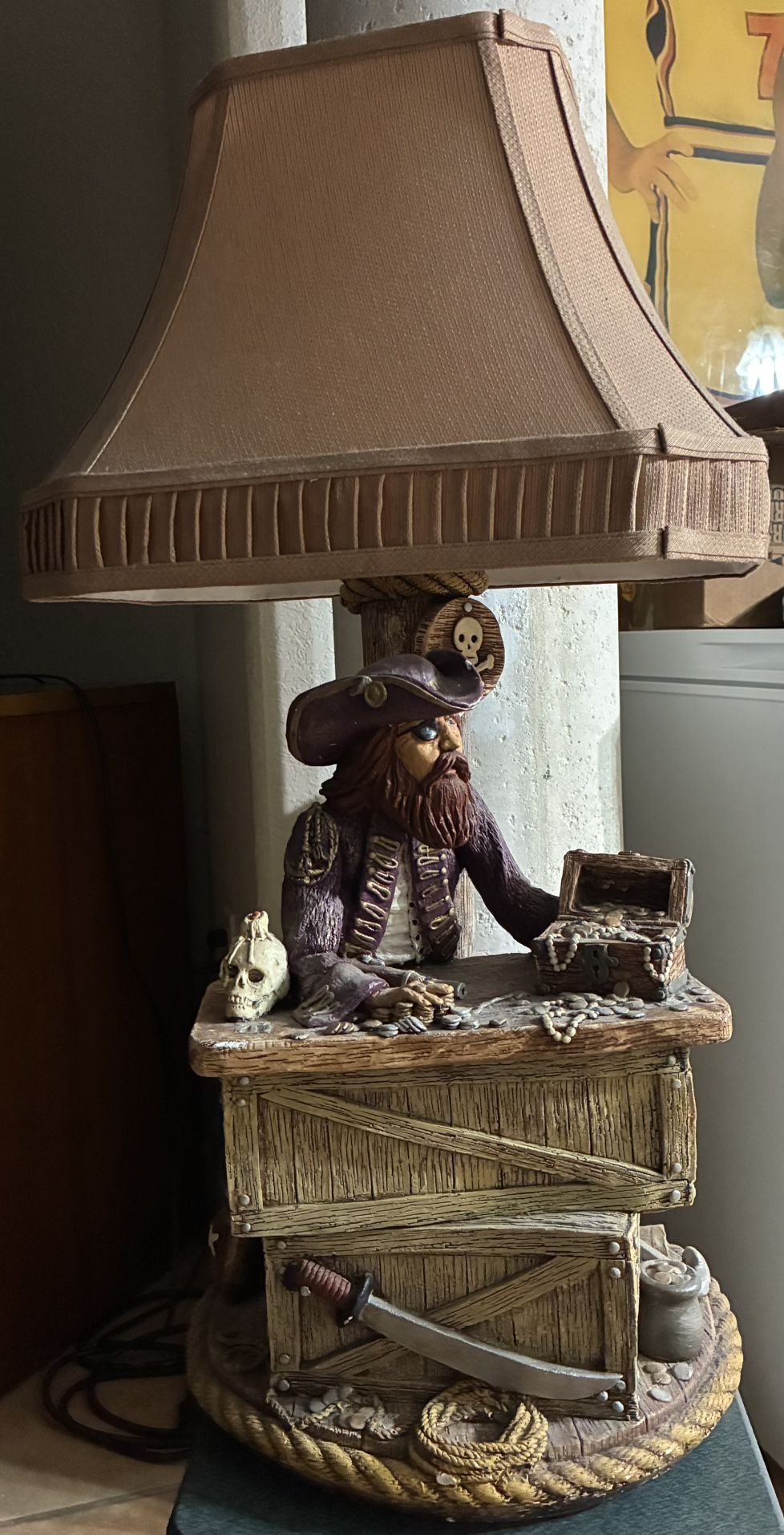 STAIN MASTER RARE  PIRATE CAPTAIN  NAUTICAL SHIP LAMP 14 INCH TALL  MADE IN USA