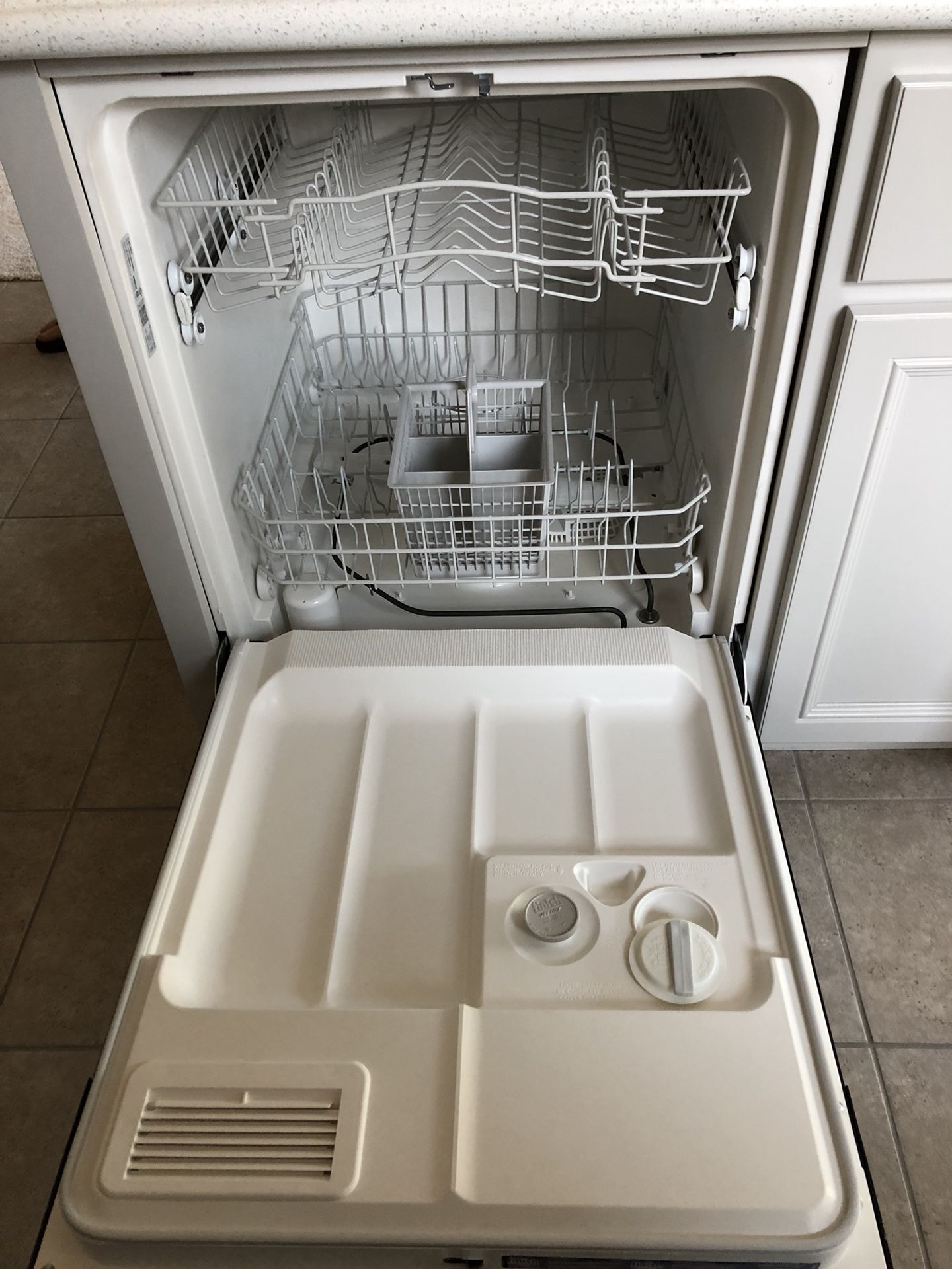 Ge dishwasher hotsell model gsd2100v50bb