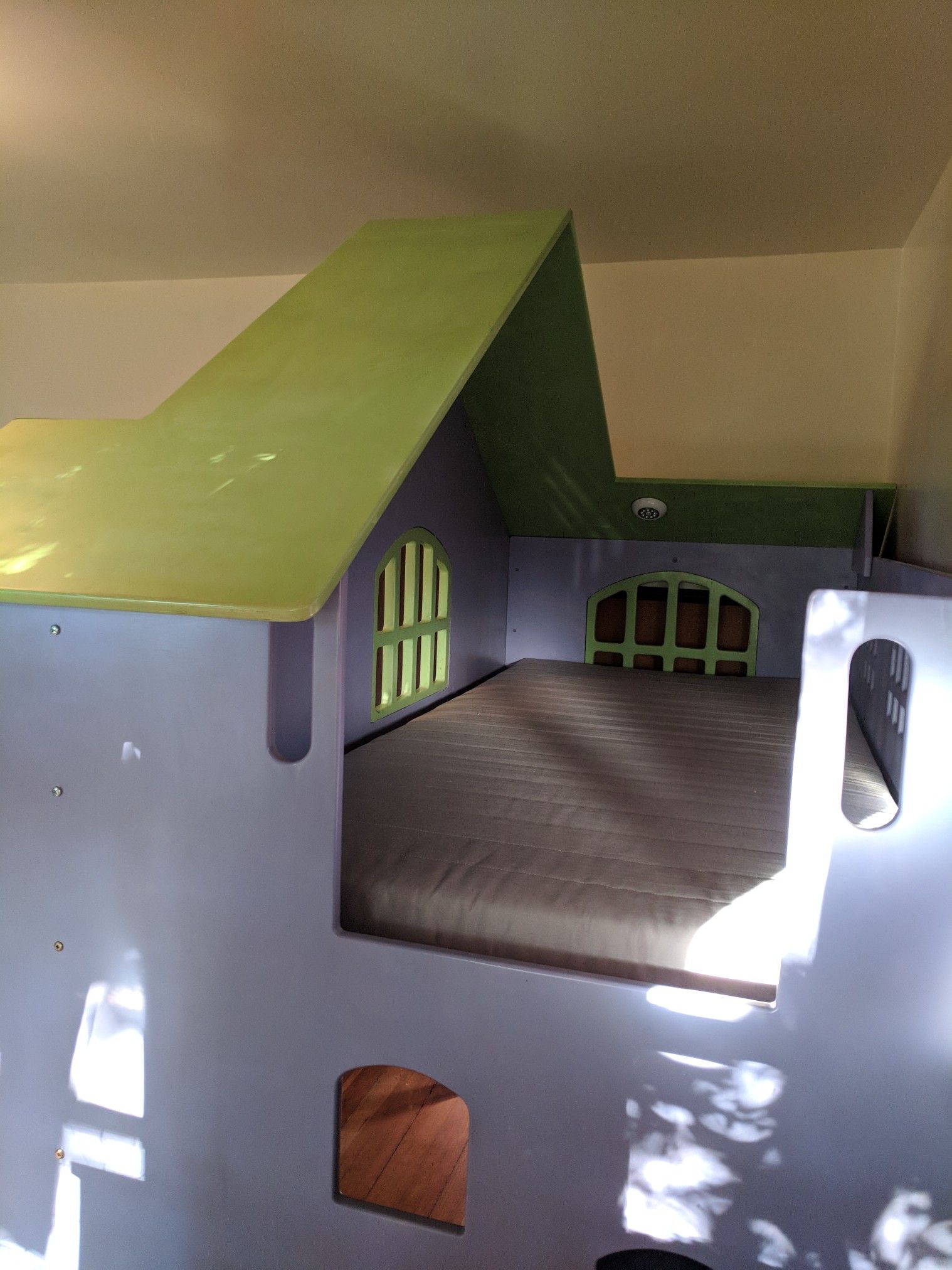 Loft bed, twin, dollhouse style, Tradewins for Sale in Seattle, WA OfferUp