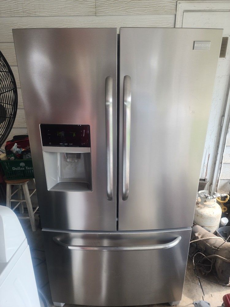 Frigidaire  French Door Refrigerator 