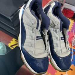 Nike Air Jordan Retro 11 Low Georgetown 
