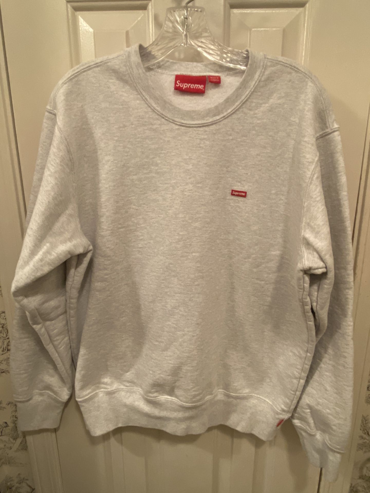 Supreme Small Box Logo Sweatshirt