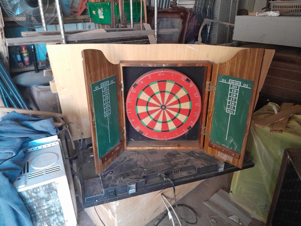 Marlboro Dart Board (Vintage)
