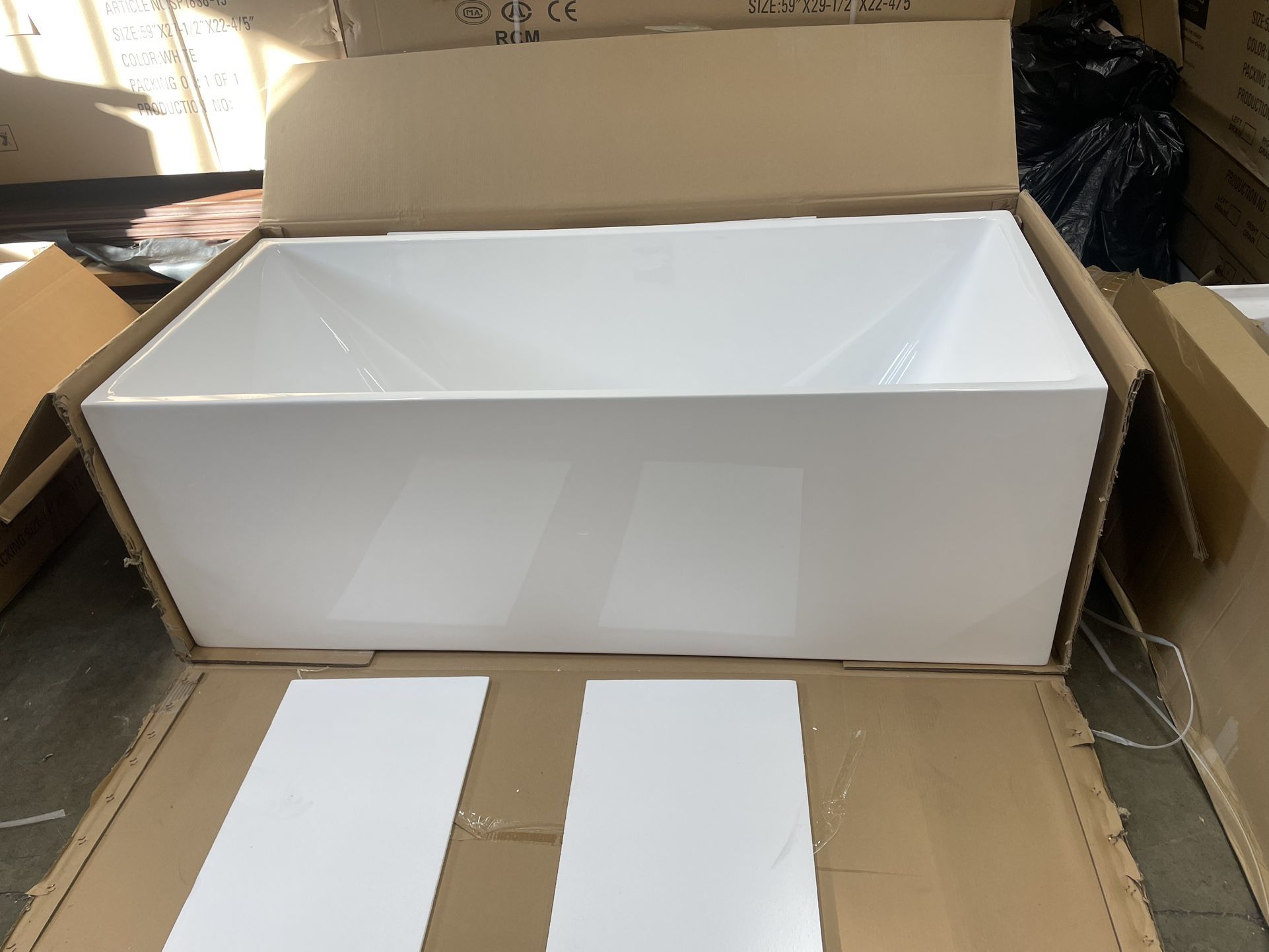 Freestanding bathtub 67” fiberglass acrylic