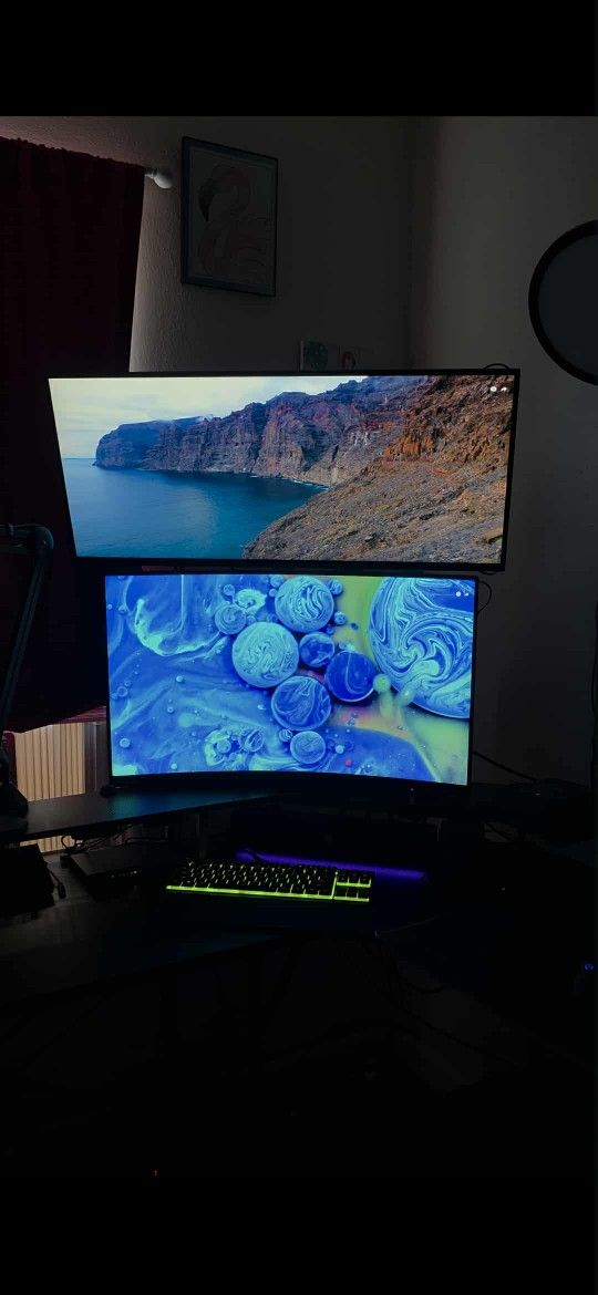 Curved Monitor 